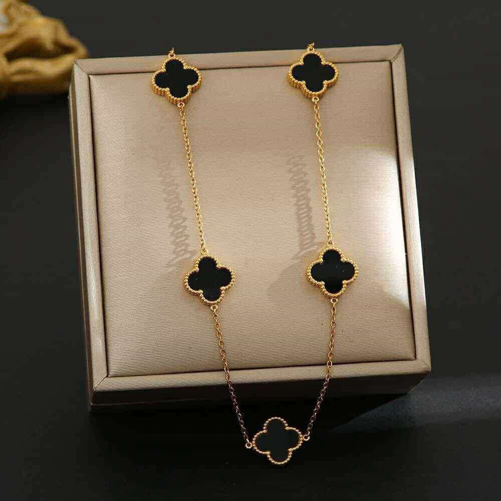 Clove pendent