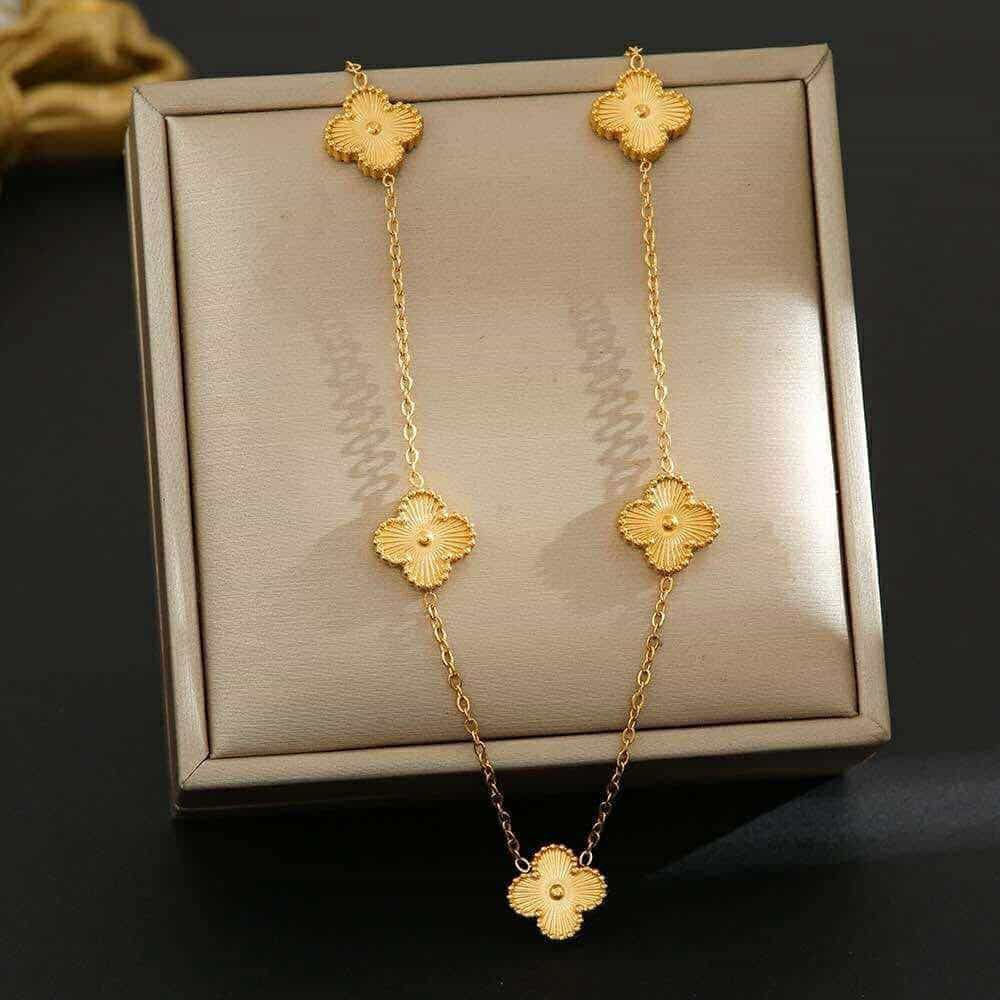 Clove pendent