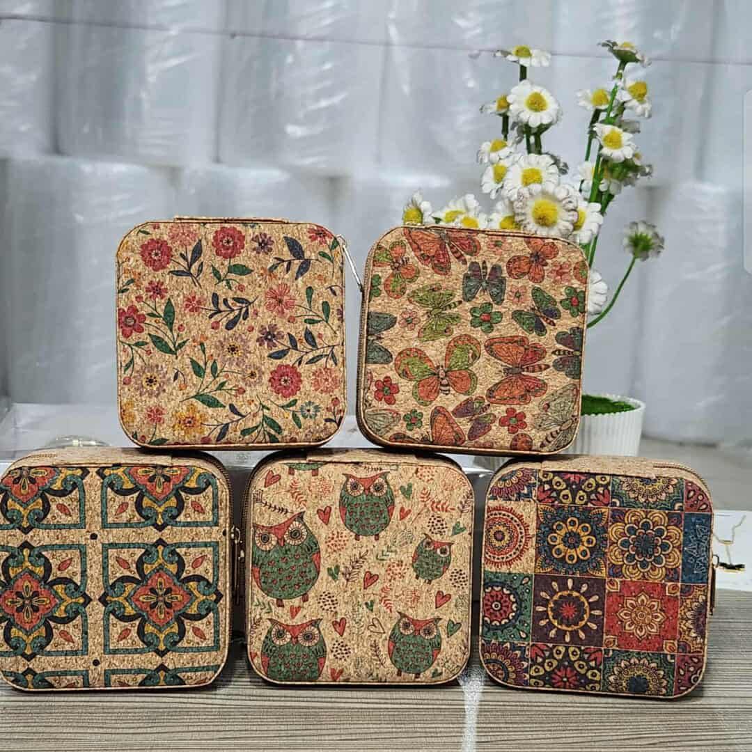 Camel Retro Floral Print Portable Square Jewelry Storage Box
