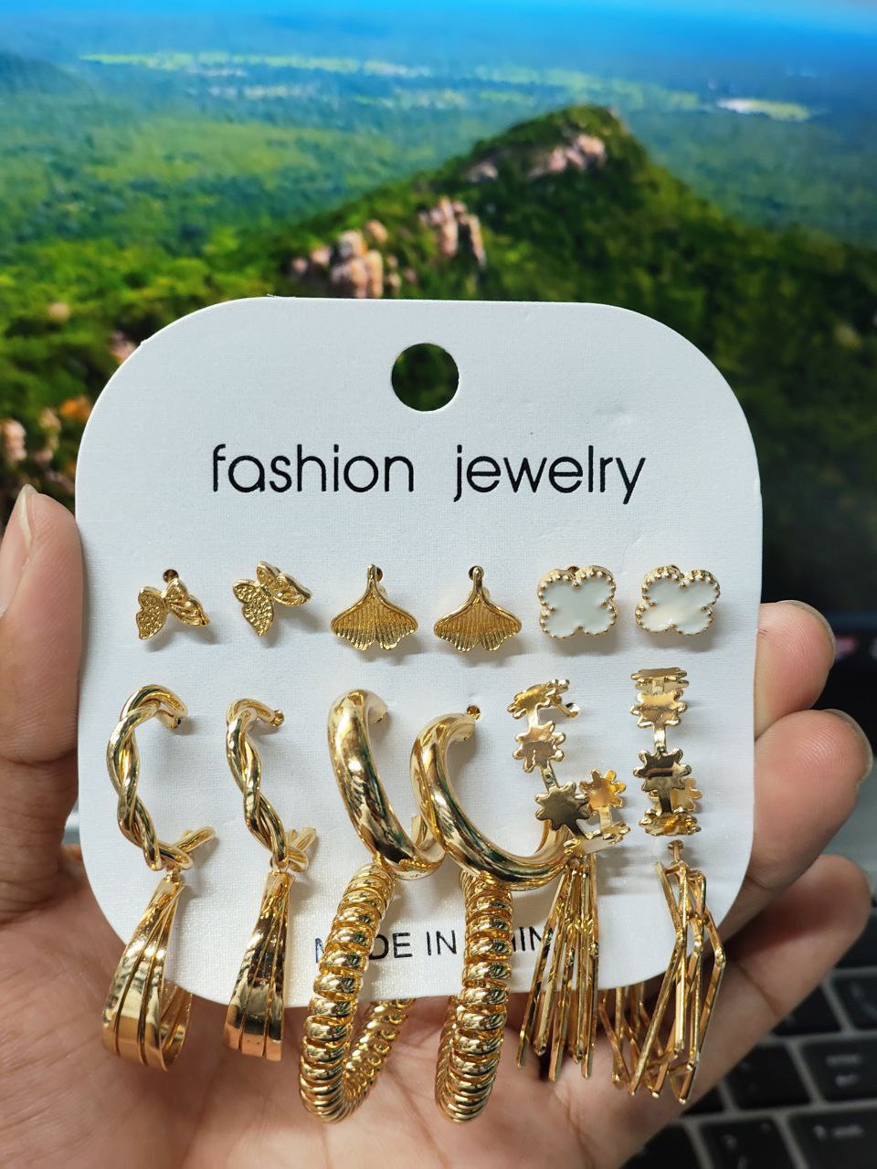 Elegant Gold Hoop Stud Earrings Set with Rhinestone Pearl ( Color Guarantee)