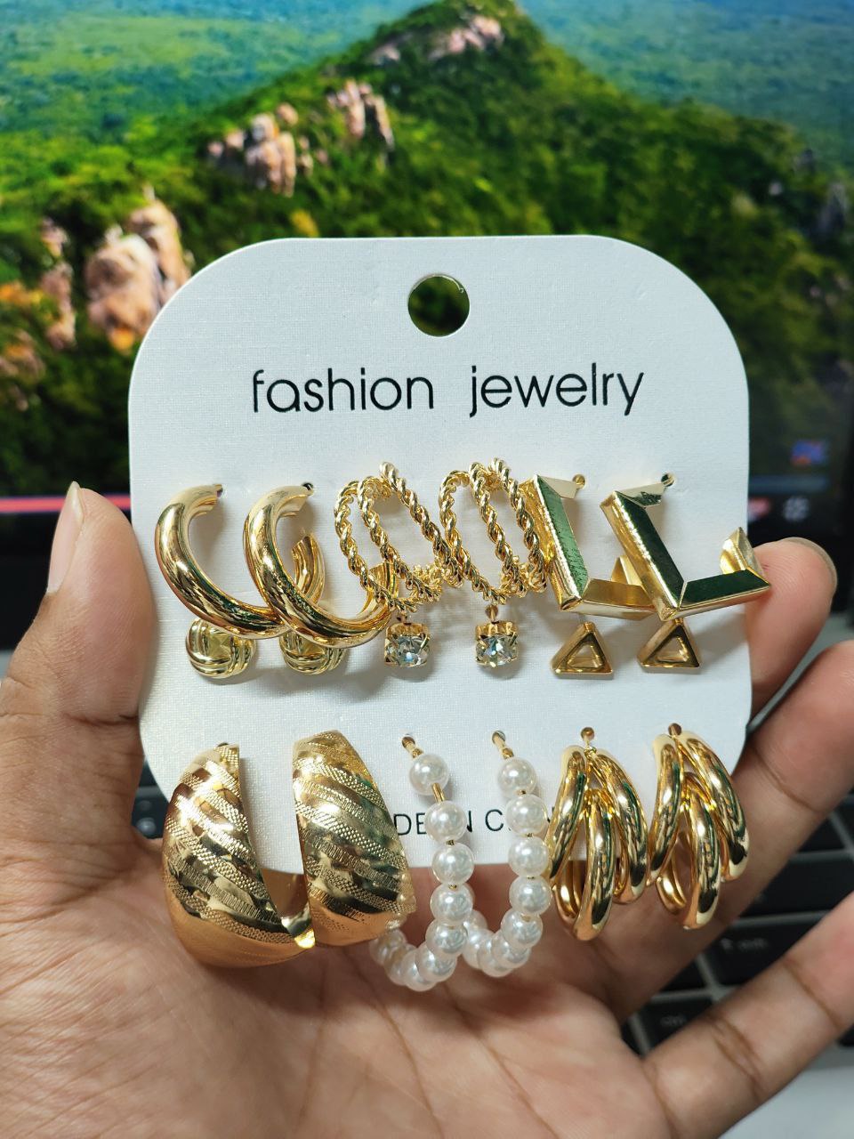 Elegant Gold Hoop Stud Earrings Set with Rhinestone Pearl ( Color Guarantee)