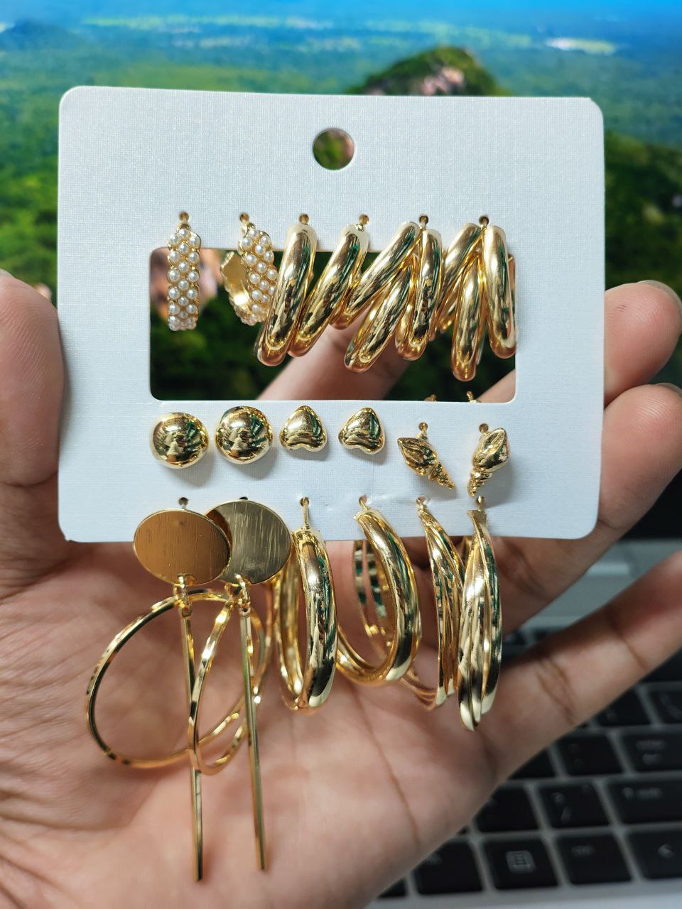 Elegant Gold Hoop Stud Earrings Set with Rhinestone Pearl ( Color Guarantee)