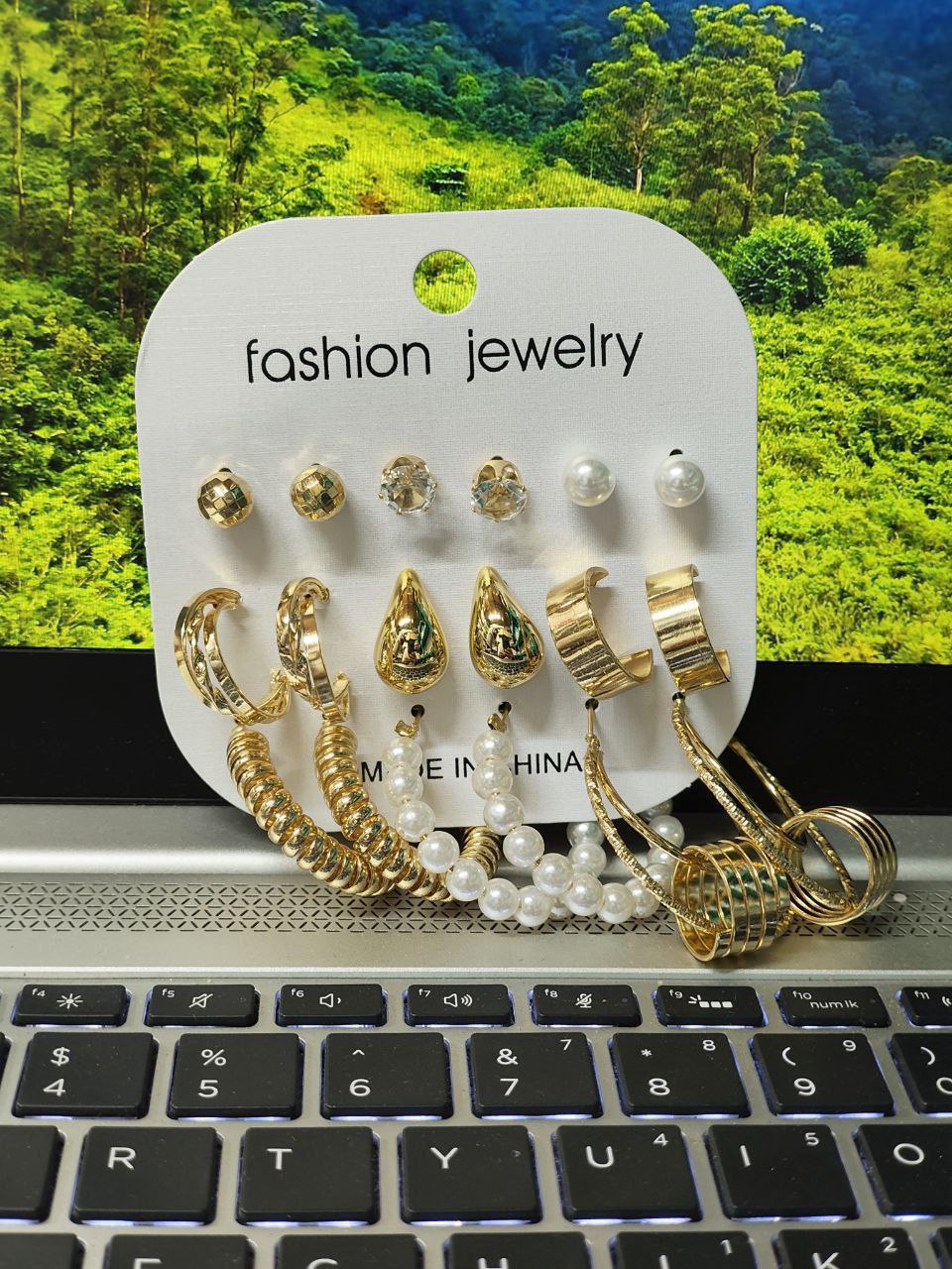 Elegant Gold Hoop Stud Earrings Set with Rhinestone Pearl ( Color Guarantee)