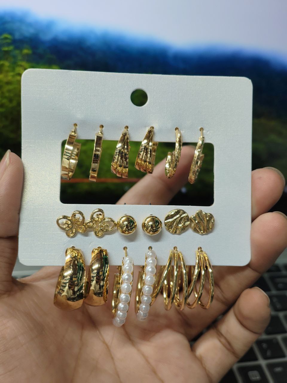 Elegant Gold Hoop Stud Earrings Set with Rhinestone Pearl ( Color Guarantee)