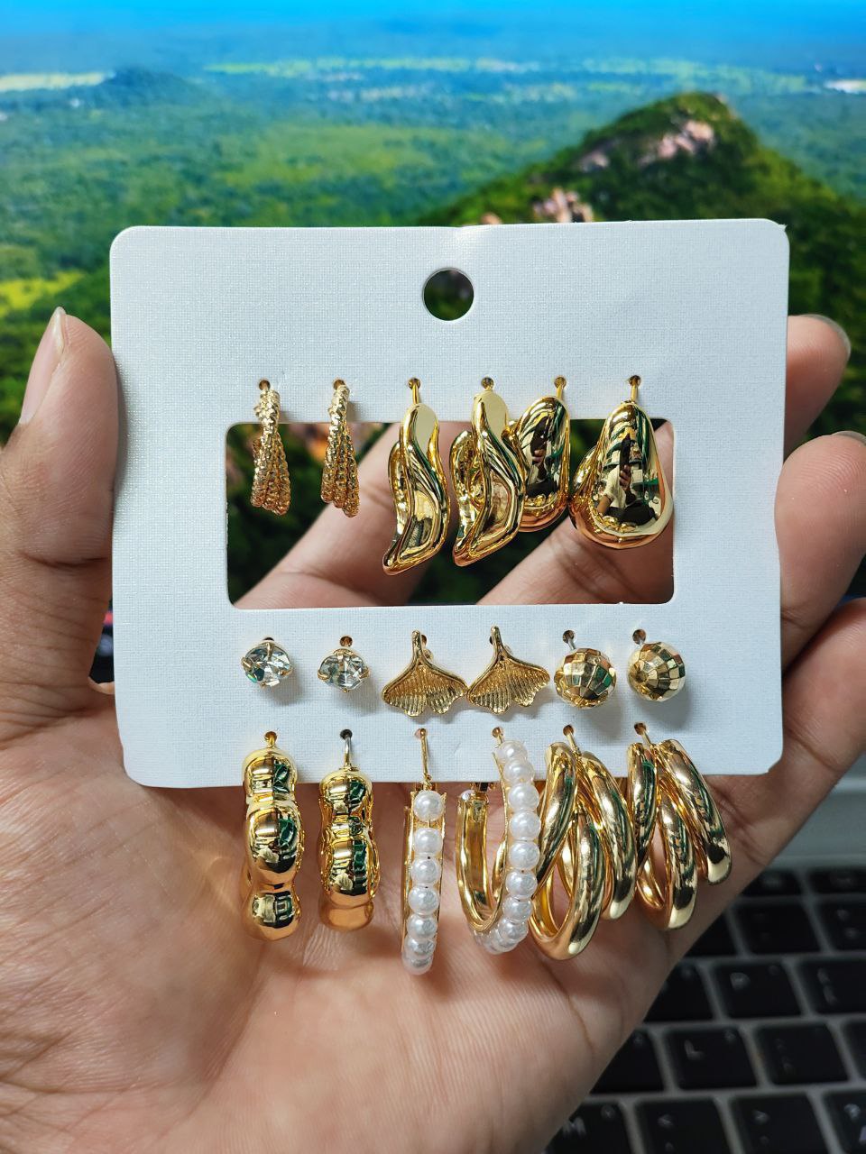 Elegant Gold Hoop Stud Earrings Set with Rhinestone Pearl ( Color Guarantee)