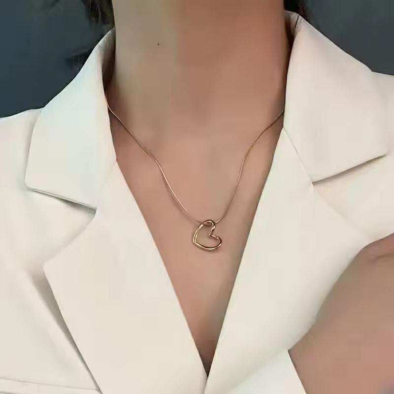 Love Heart Pendent (Color Guarantee)