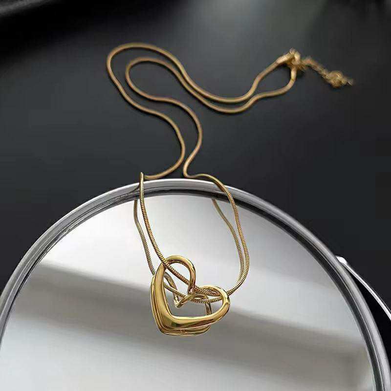 Love Heart Pendent (Color Guarantee)