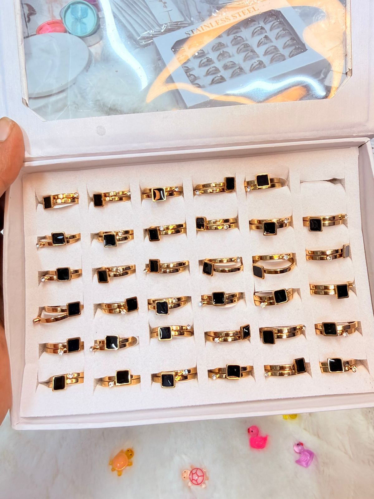 Finger Ring For Women (Color Guarantee)