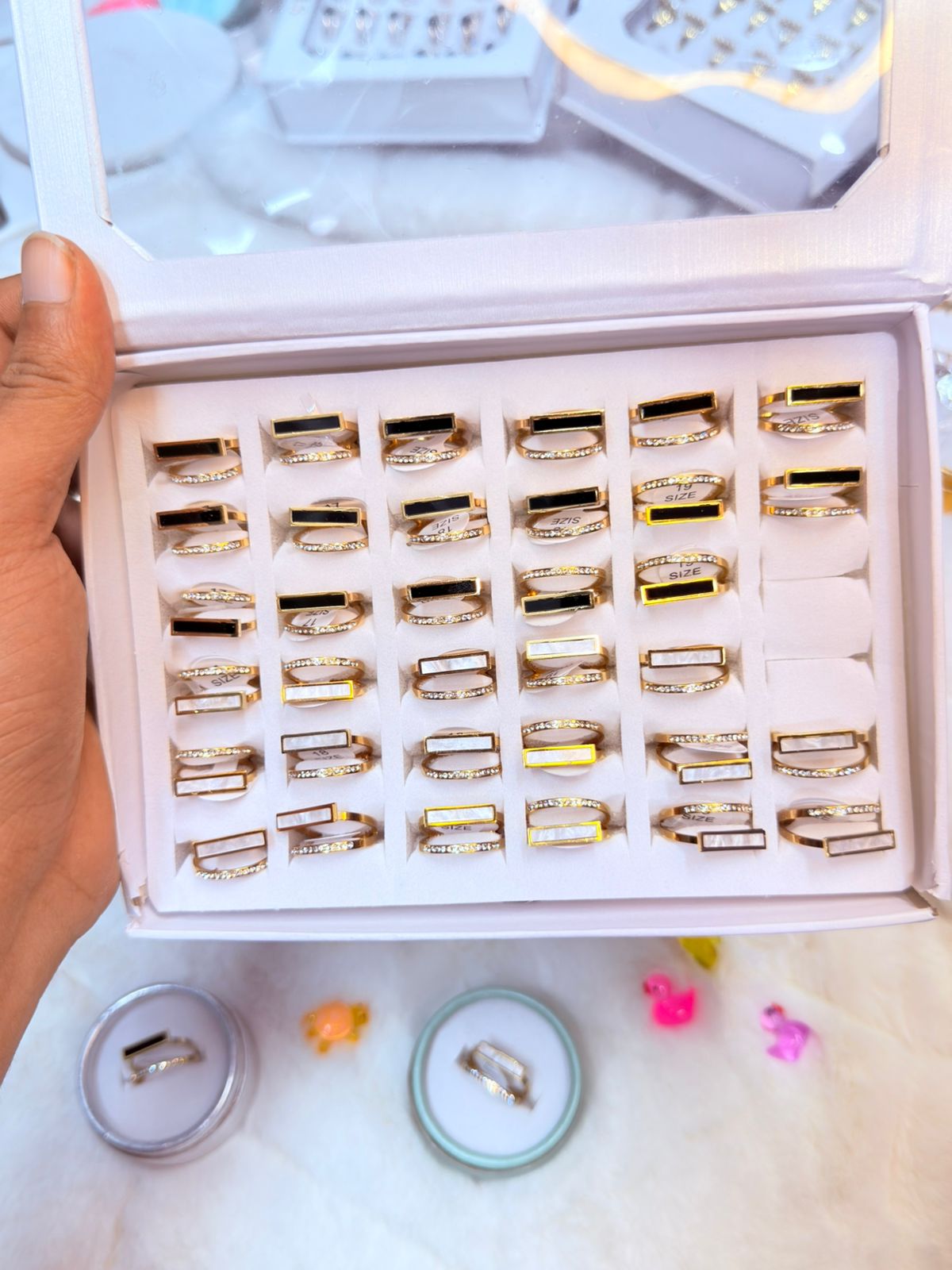 Finger Ring For Women (Color Guarantee)