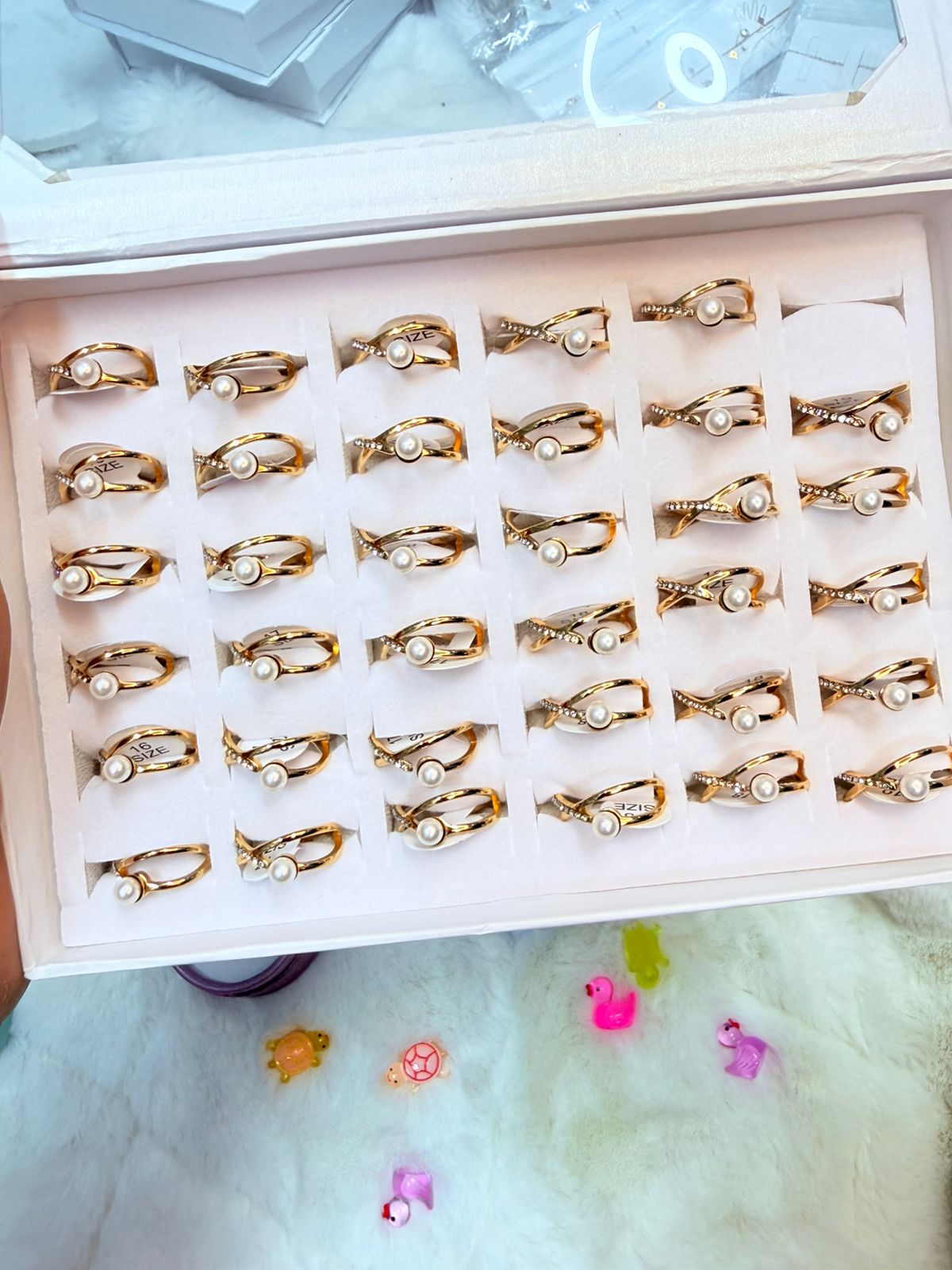 Finger Ring For Women (Color Guarantee)