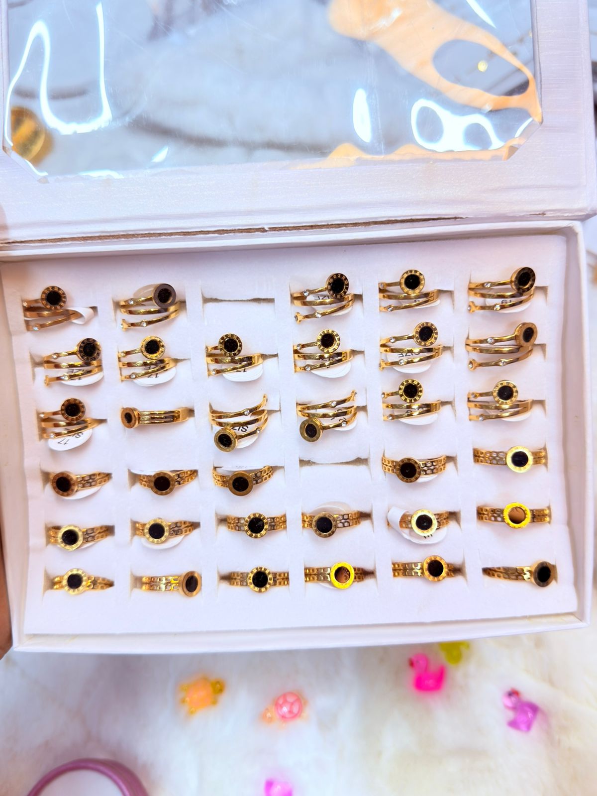 Finger Ring For Women (Color Guarantee)