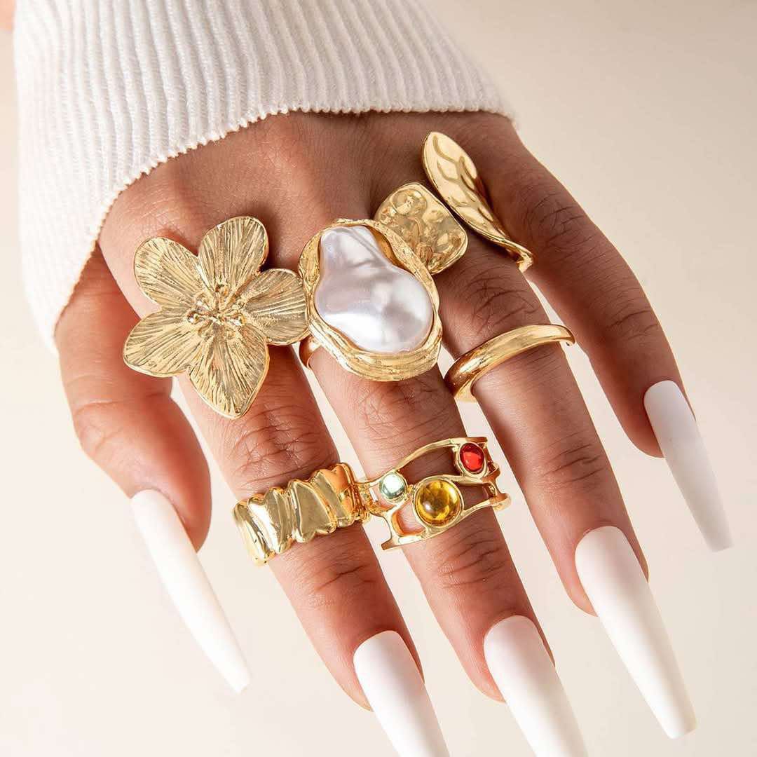 Vairal finger ring set