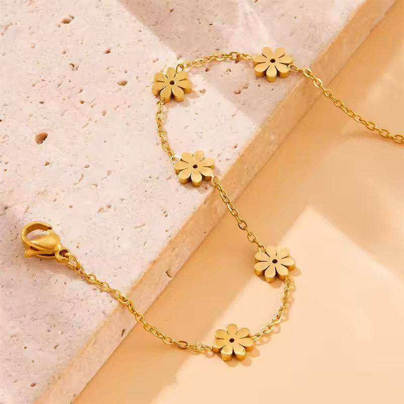 5 Flower Bracelet (Color Guarantee)