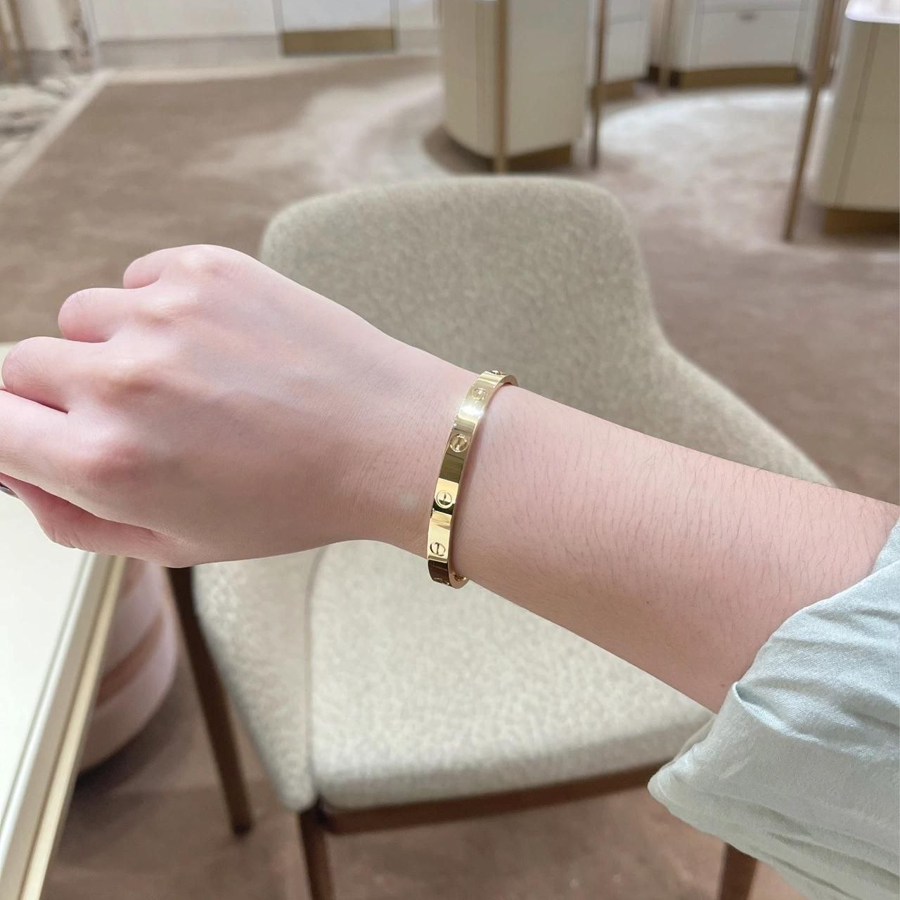 Cubic Zirconia Bracelets ( Color Guarantee)