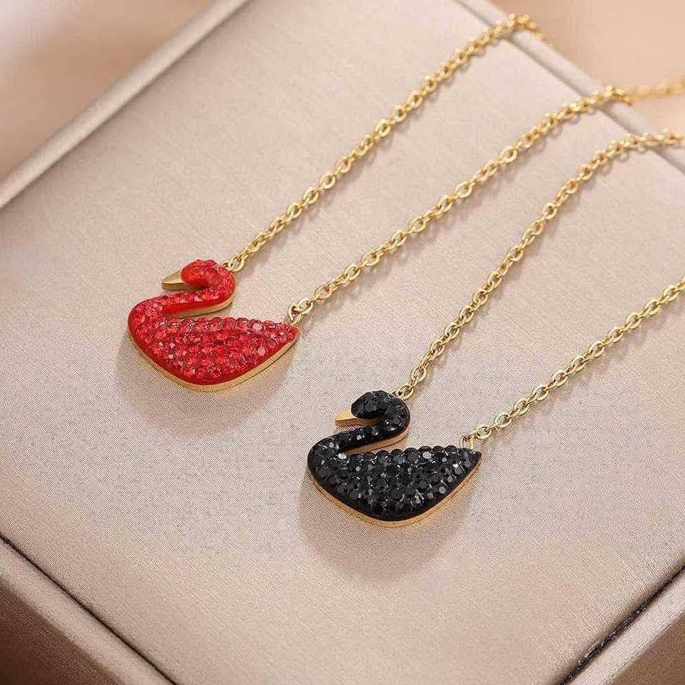 Swan Pendent (Color Guarantee)