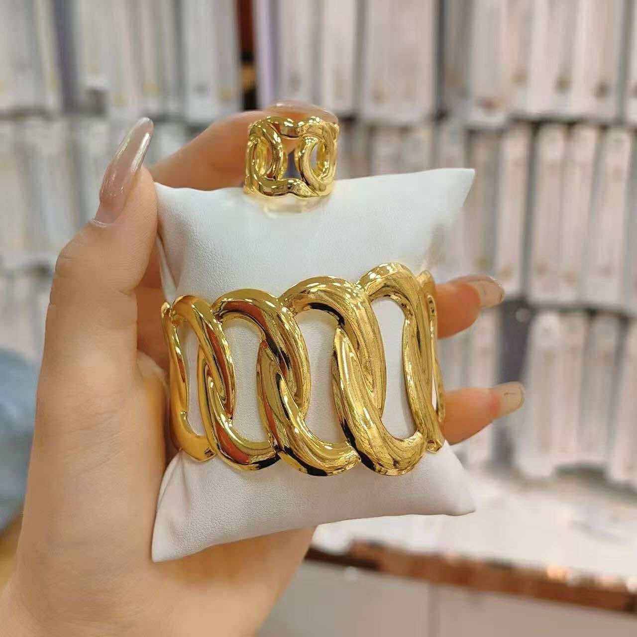 Metal Bracelet with Ring