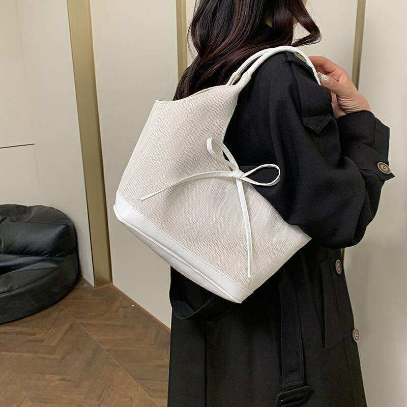 Minimalist Bo Bag