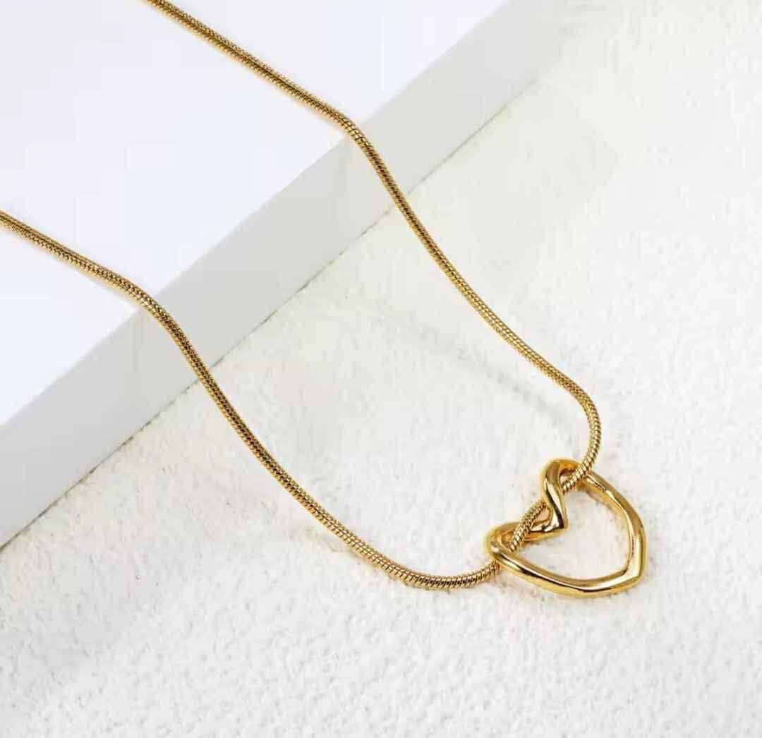 Love Heart Pendent (Color Guarantee)