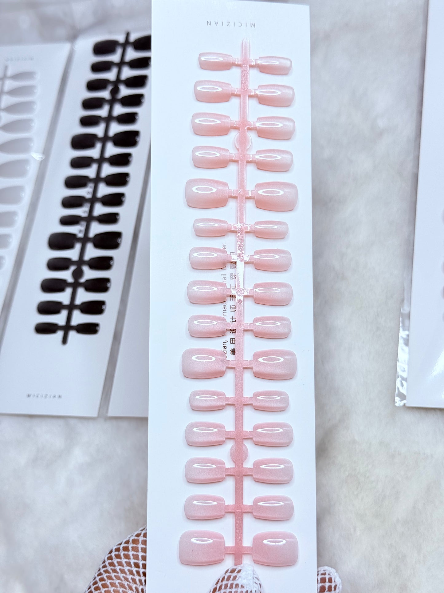 Cats Eye Fake Nails with Sticker