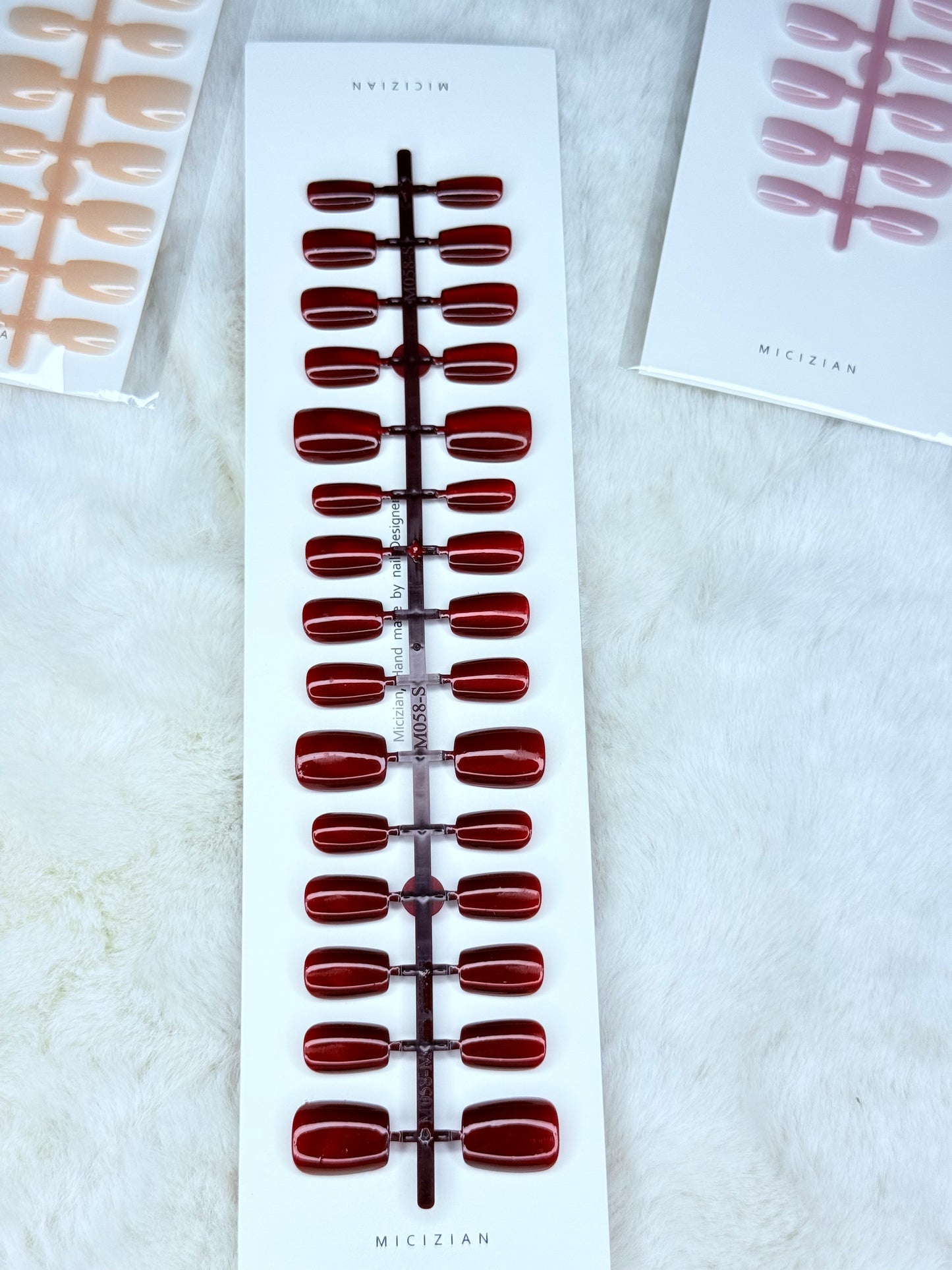 Cats Eye Fake Nails with Sticker