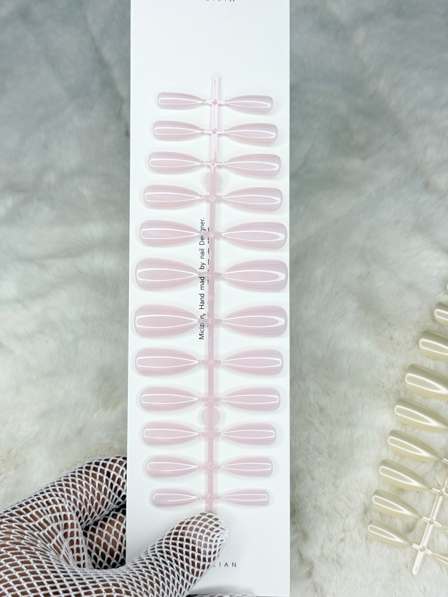 Cats Eye Fake Nails with Sticker