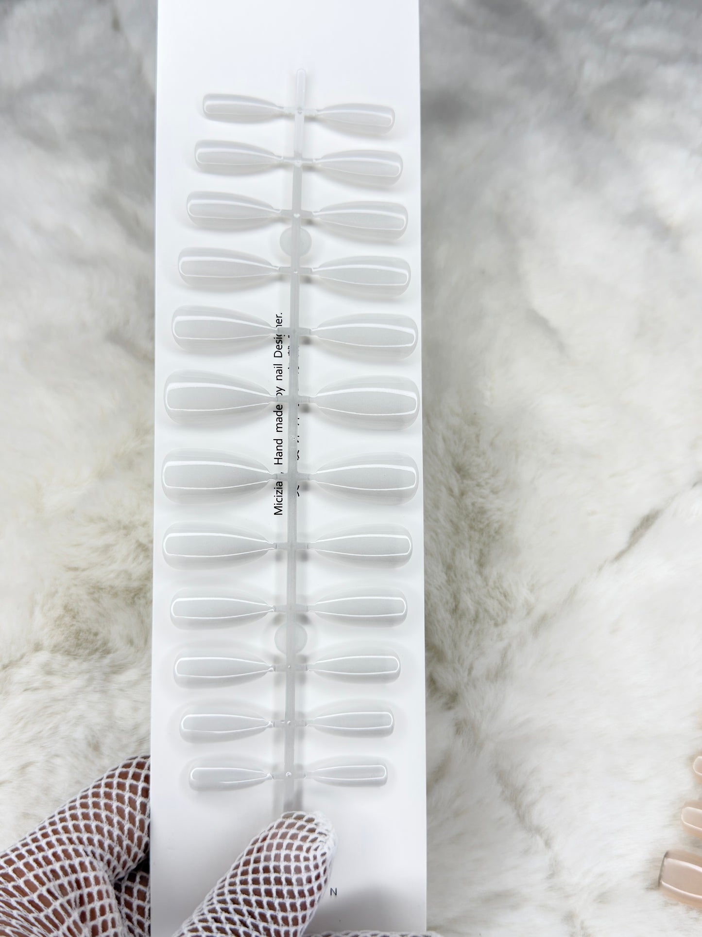 Cats Eye Fake Nails with Sticker