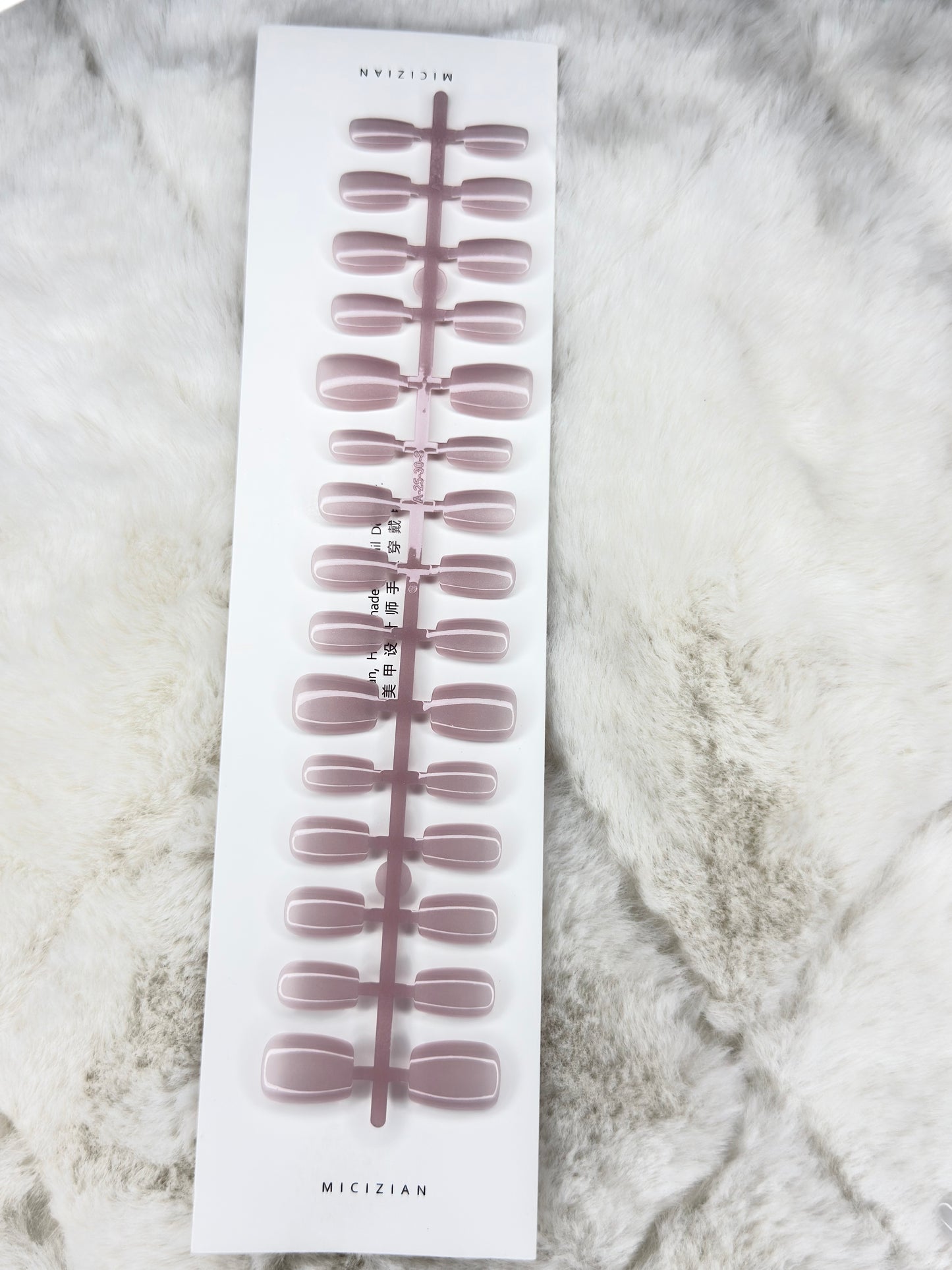 Cats Eye Fake Nails with Sticker