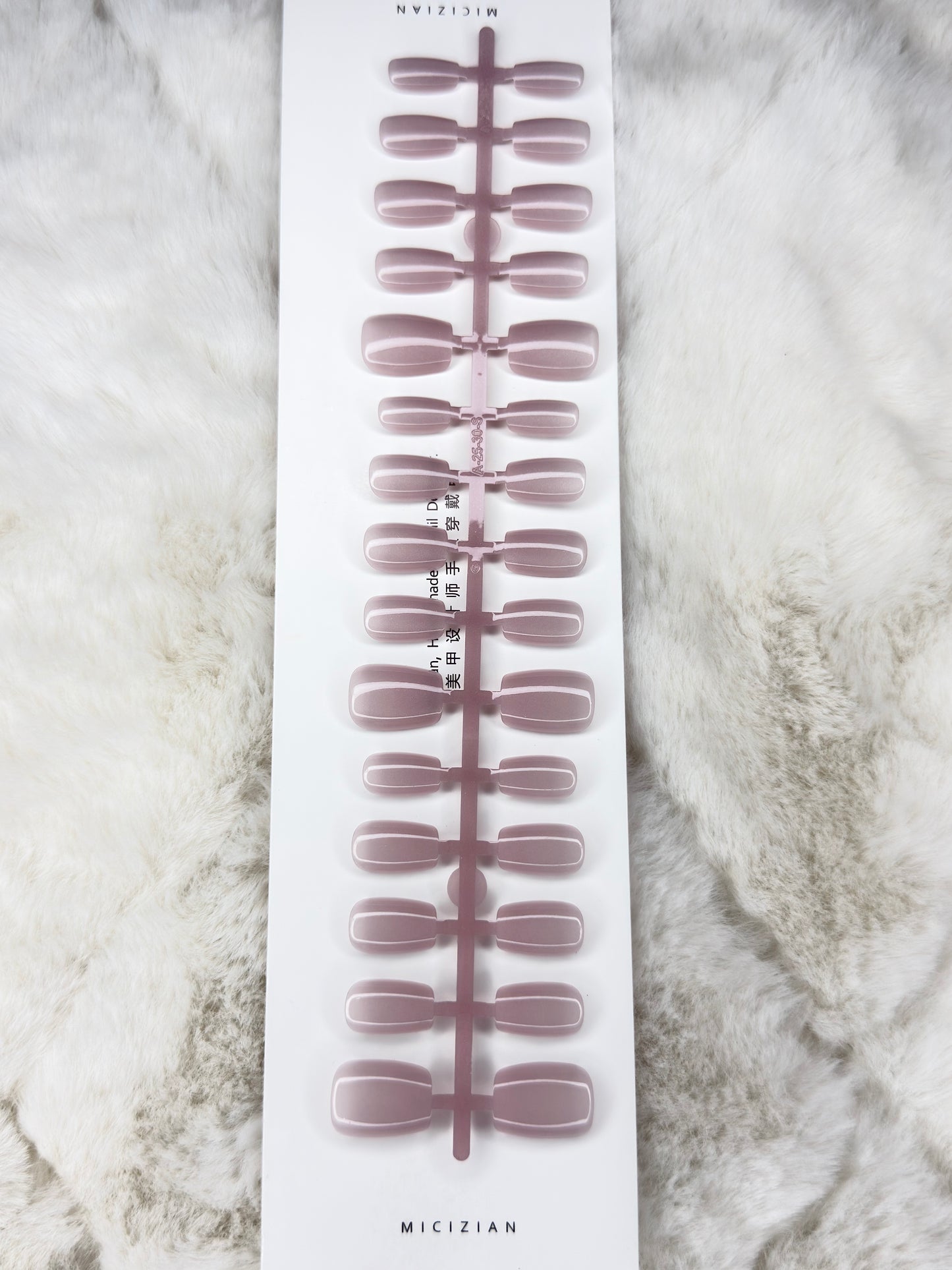 Cats Eye Fake Nails with Sticker