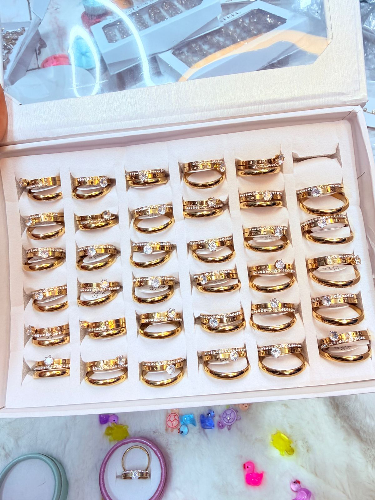 Finger Ring For Women (Color Guarantee)