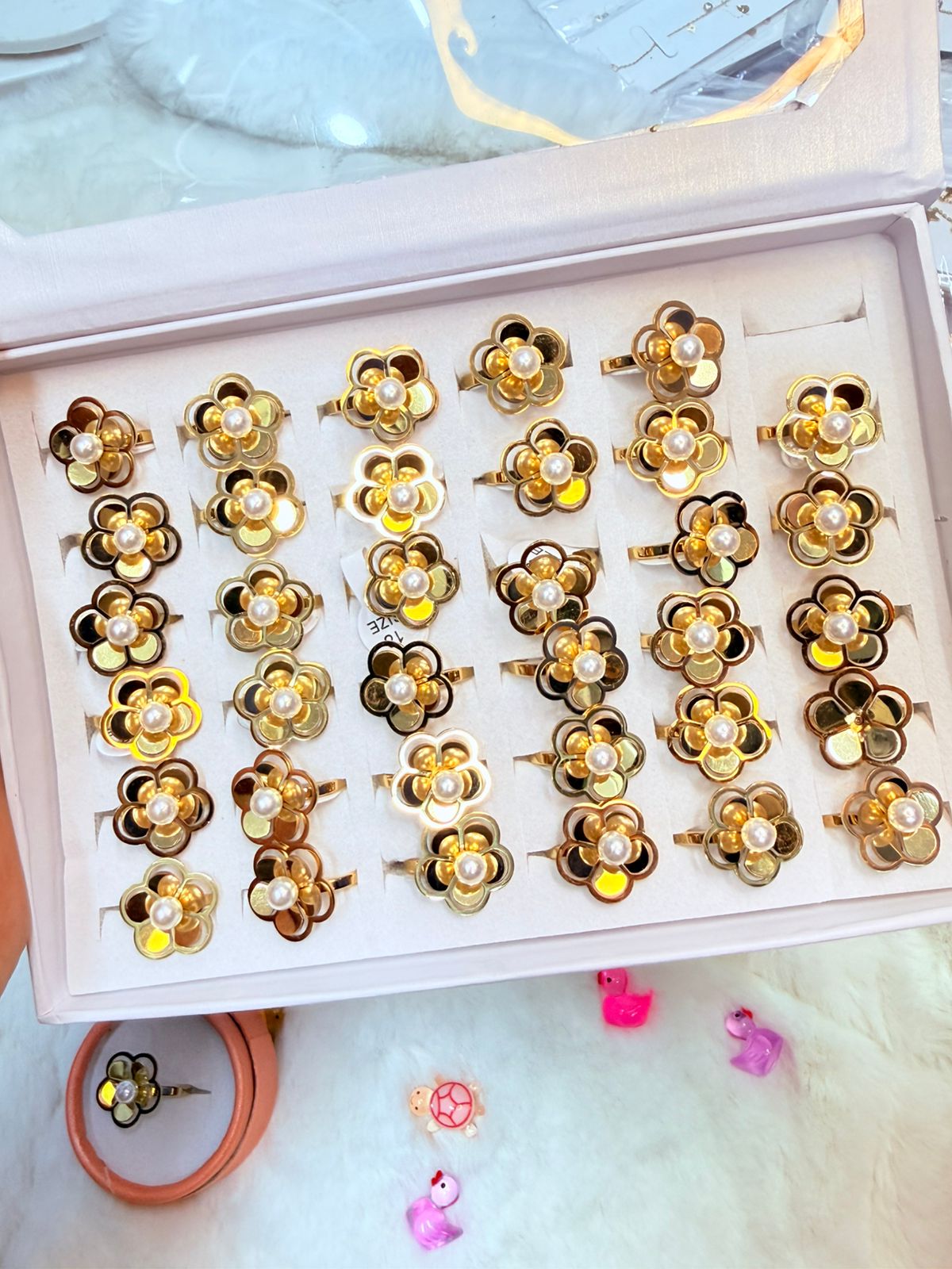 Finger Ring For Women (Color Guarantee)