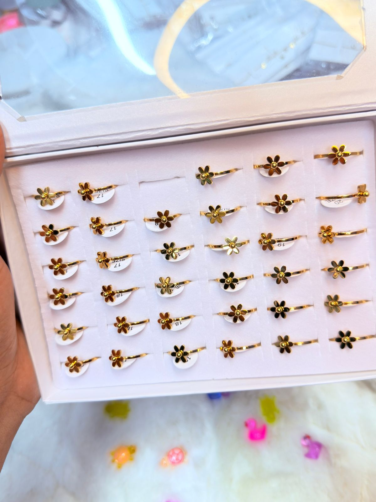 Finger Ring For Women (Color Guarantee)