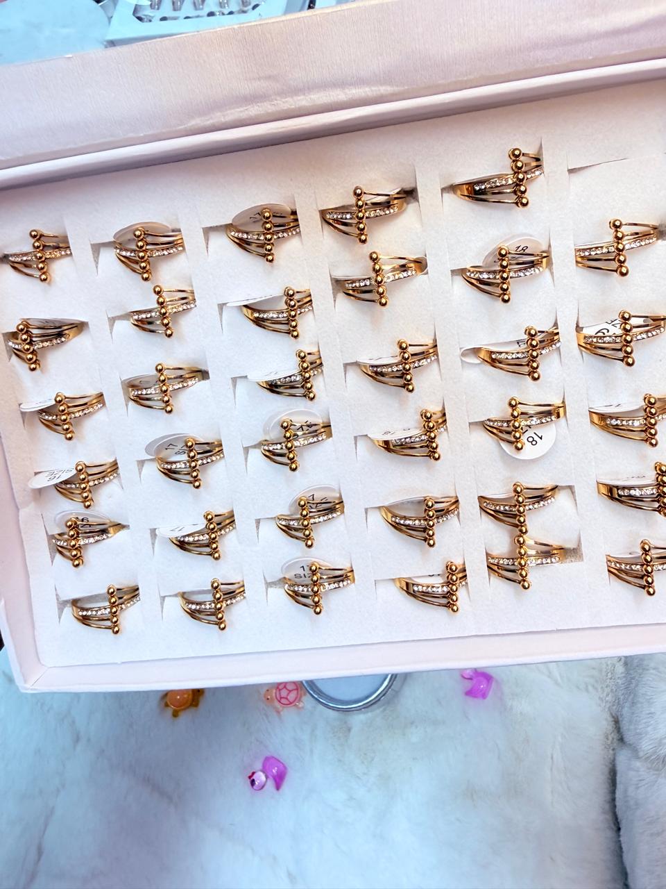 Finger Ring For Women (Color Guarantee)