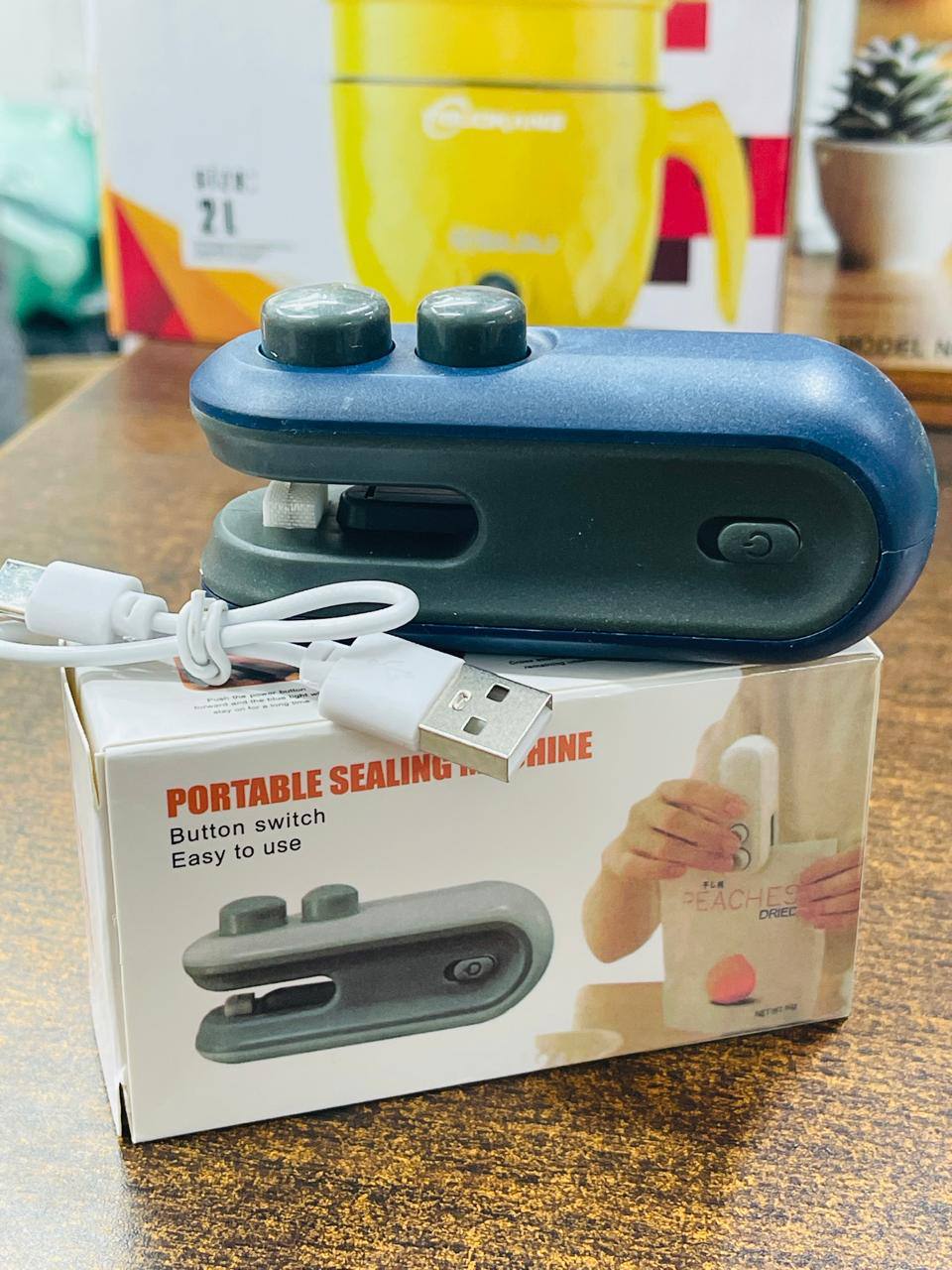 Portable rechargeable selling Machine