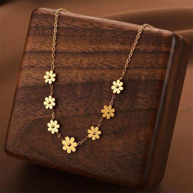 7 Flower Pendent Necklace ( Color Guarantee)
