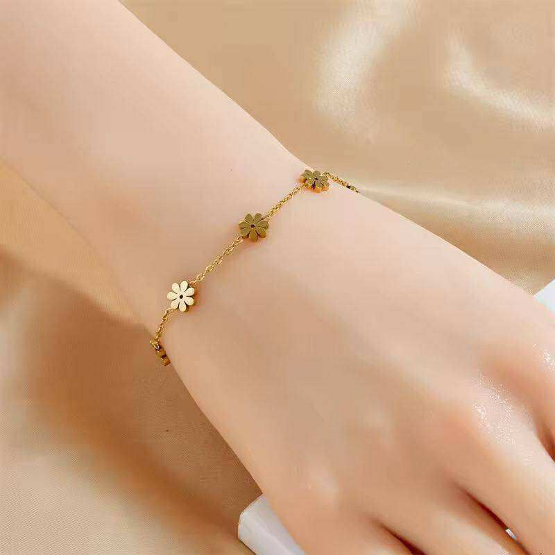 5 Flower Bracelet (Color Guarantee)