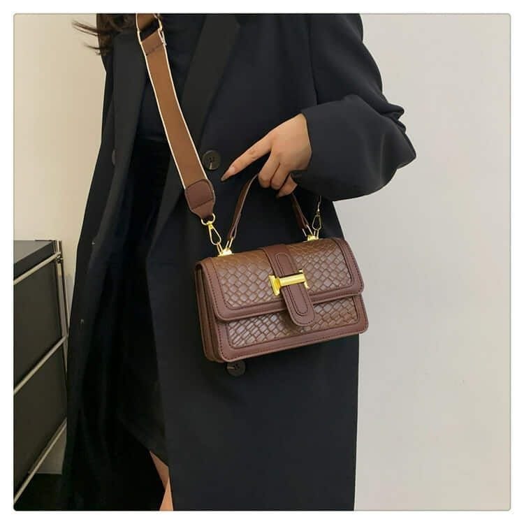 STRUCTURED FLAP SHOULDER BAG